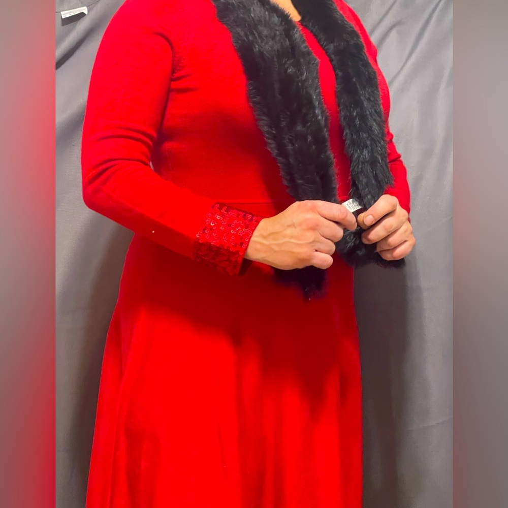 LADY IN RED!! or DUDE IN RED.. Either way its Posh!